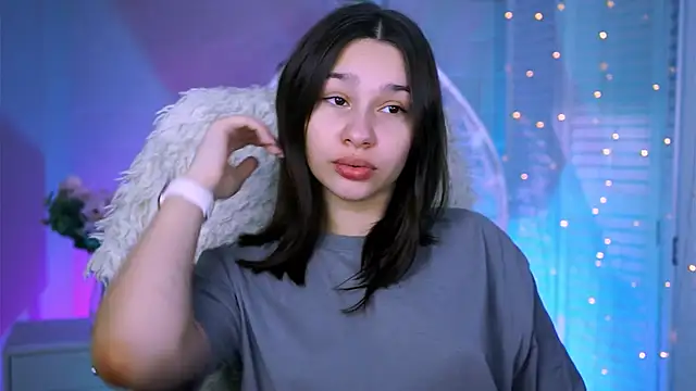 KimClarks  online show from 19, 11, 2025