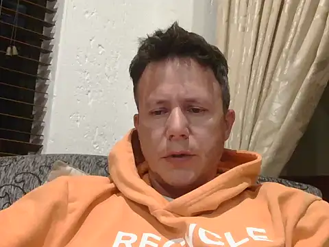 Snapshot of TroyDieselXXX chatting on 2, 11, 2025 TroyDieselXXX online show from 2, 11, 2025