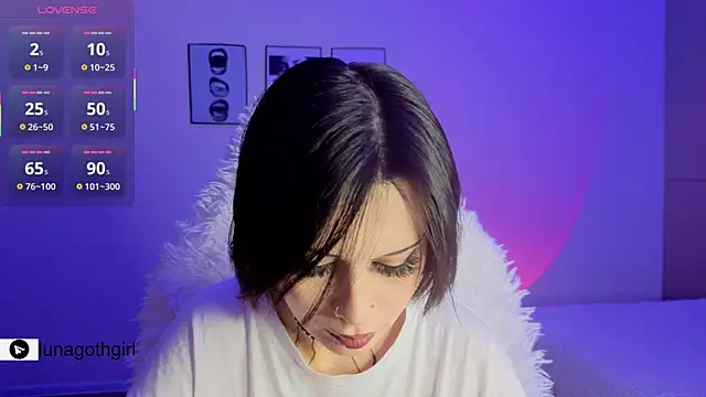 IamLuna2006 online show from 4, 4, 2026