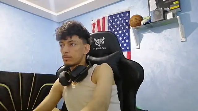 Snapshot of Dark_DesireX chatting on 9, 9, 2025 Dark DesireX online show from 9, 9, 2025