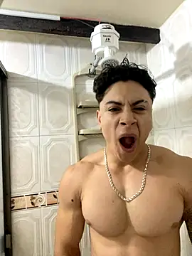 Snapshot of MR_MUSCLE chatting on 5, 10, 2025 MR MUSCLE online show from 5, 10, 2025