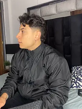 Snapshot of MR_MUSCLE chatting on 10, 10, 2025 MR MUSCLE online show from 10, 10, 2025