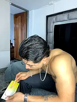 Snapshot of MR_MUSCLE chatting on 14, 10, 2025 MR MUSCLE online show from 14, 10, 2025