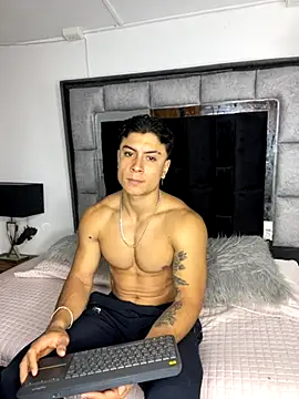 Snapshot of MR_MUSCLE chatting on 30, 10, 2025 MR MUSCLE online show from 30, 10, 2025