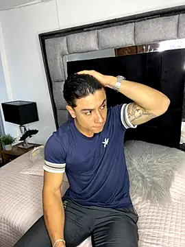 Snapshot of MR_MUSCLE chatting on 2, 11, 2025 MR MUSCLE online show from 2, 11, 2025