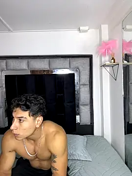 Snapshot of MR_MUSCLE chatting on 5, 11, 2025 MR MUSCLE online show from 5, 11, 2025