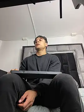 Snapshot of MR_MUSCLE chatting on 8, 11, 2025 MR MUSCLE online show from 8, 11, 2025