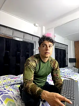 Snapshot of MR_MUSCLE chatting on 11, 11, 2025 MR MUSCLE online show from 11, 11, 2025