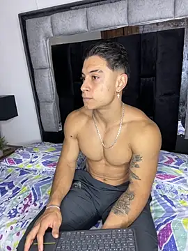 Snapshot of MR_MUSCLE chatting on 16, 11, 2025 MR MUSCLE online show from 16, 11, 2025