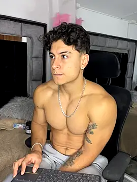 Snapshot of MR_MUSCLE chatting on 21, 11, 2025 MR MUSCLE online show from 21, 11, 2025