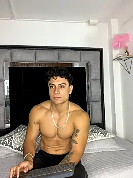 Snapshot of MR_MUSCLE chatting on 28, 11, 2025 MR MUSCLE online show from 28, 11, 2025