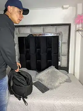 Snapshot of MR_MUSCLE chatting on 2, 12, 2025 MR MUSCLE online show from 2, 12, 2025