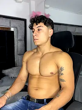 Snapshot of MR_MUSCLE chatting on 4, 12, 2025 MR MUSCLE online show from 4, 12, 2025