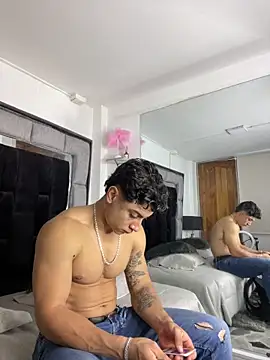 Snapshot of MR_MUSCLE chatting on 19, 12, 2025 MR MUSCLE online show from 19, 12, 2025