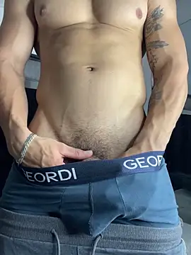 Snapshot of MR_MUSCLE chatting on 20, 12, 2025 MR MUSCLE online show from 20, 12, 2025