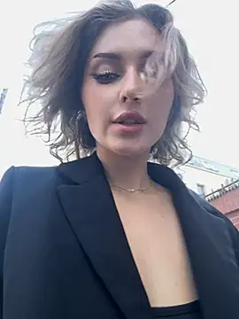 KellyKeler online show from 4, 10, 2025