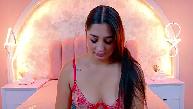 Snapshot of JasmineRhodes chatting on 4, 11, 2025 JasmineRhodes online show from 4, 11, 2025