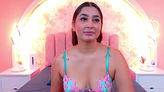 Snapshot of JasmineRhodes chatting on 28, 11, 2025 JasmineRhodes online show from 28, 11, 2025