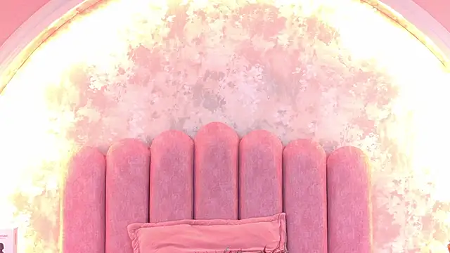 Snapshot of JasmineRhodes chatting on 2, 12, 2025 JasmineRhodes online show from 2, 12, 2025