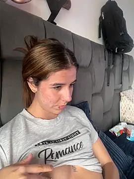 Snapshot of AllieYourGirl chatting on 28, 11, 2025 AllieYourGirl online show from 28, 11, 2025