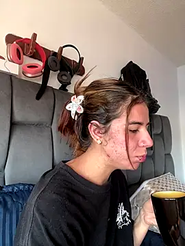 Snapshot of AllieYourGirl chatting on 29, 11, 2025 AllieYourGirl online show from 29, 11, 2025