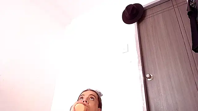 saara johnson496 online show from 15, 11, 2025