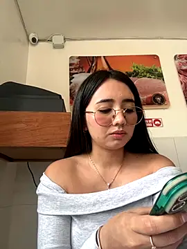 Michelle Zoe online show from 14, 9, 2025