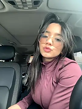 Michelle Zoe online show from 17, 9, 2025