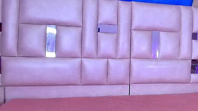 emmacurvy online show from 3, 10, 2025