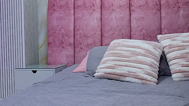 emmacurvy online show from 11, 3, 2026