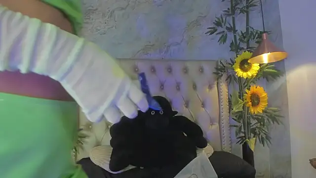 LittleeJaz online show from 1, 11, 2025