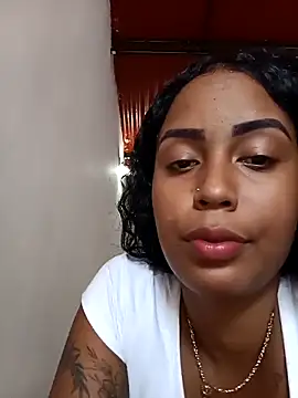 Snapshot of Fernanda30 chatting on 17, 10, 2025 Fernanda30 online show from 17, 10, 2025