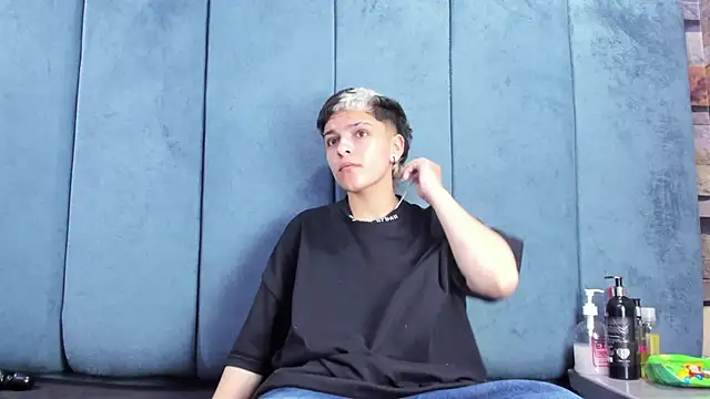 Megan Thompson  online show from 18, 4, 2026