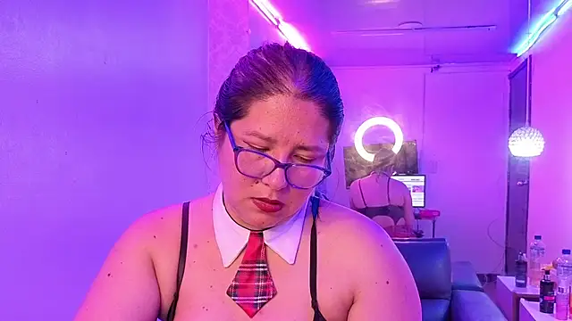 scarlett widow  online show from 14, 4, 2026