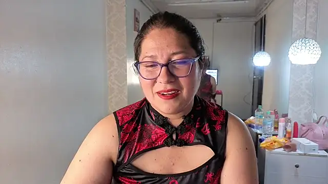 scarlett widow  online show from 17, 4, 2026