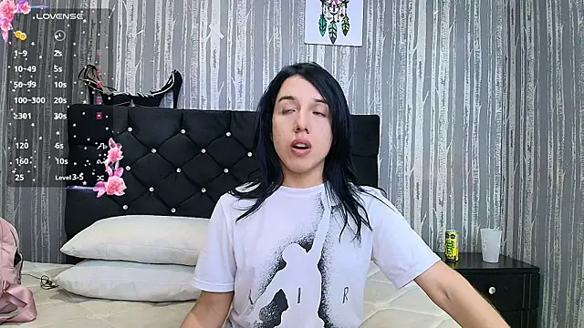 Alicee Moonn online show from 8, 11, 2025