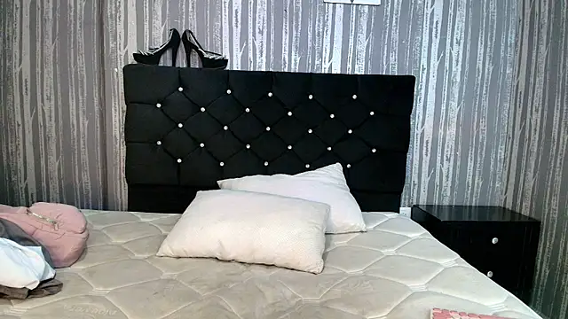 Alicee Moonn online show from 5, 12, 2025