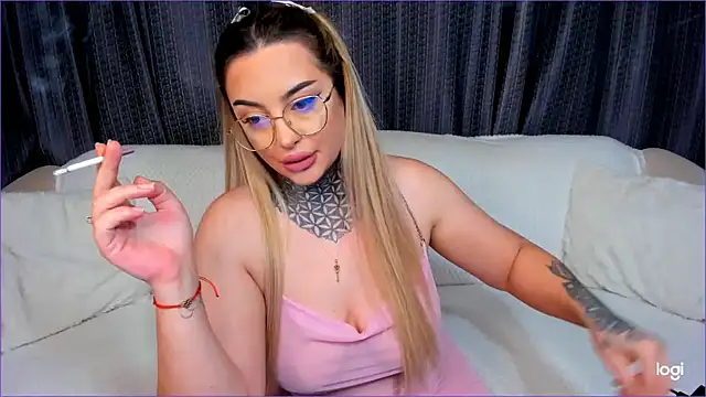 Snapshot of Bom_Bon1 chatting on 18, 11, 2025 Bom Bon1 online show from 18, 11, 2025