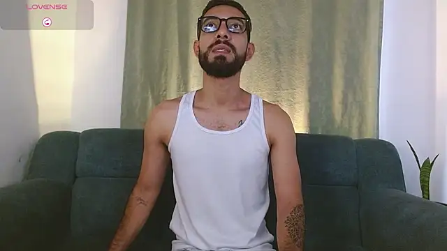 Snapshot of ReyPablo1 chatting on 8, 10, 2025 ReyPablo1 online show from 8, 10, 2025