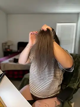 Alix Valentine online show from 12, 4, 2026