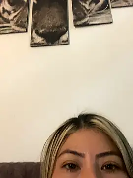 Snapshot of miacox_23 chatting on 10, 10, 2025 miacox 23 online show from 10, 10, 2025