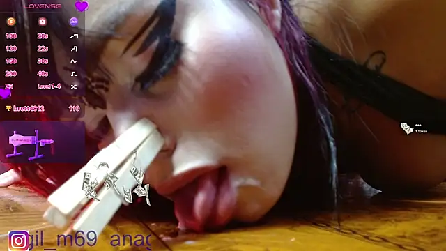 Snapshot of AnagilBDSM chatting on 22, 10, 2025 AnagilBDSM online show from 22, 10, 2025