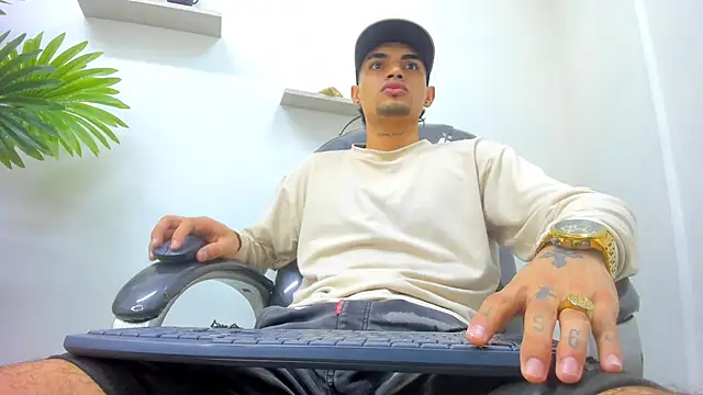 Snapshot of ariess_king chatting on 5, 11, 2025 ariess king online show from 5, 11, 2025