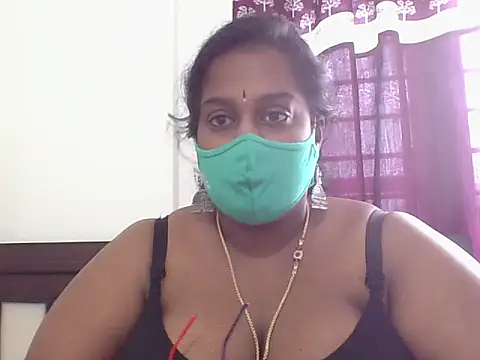 Snapshot of Reena-gowda chatting on 16, 10, 2025 Reena-gowda online show from 16, 10, 2025
