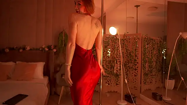 Serena Waldarf online show from 19, 9, 2025