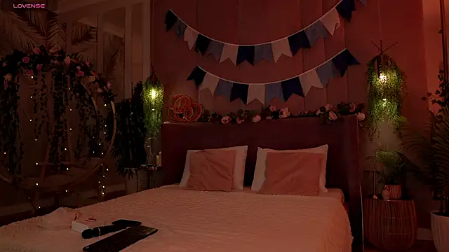 Serena Waldarf online show from 4, 10, 2025