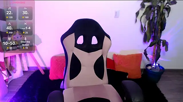 LunaBunny8 online show from 5, 12, 2025