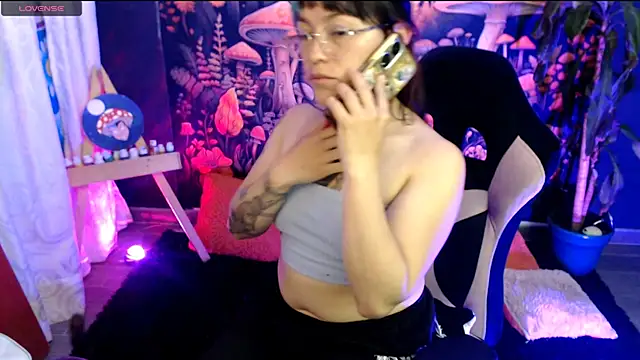 LunaBunny8 online show from 14, 1, 2026