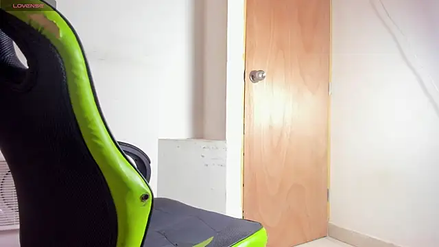 Darkknightx01 online show from 10, 9, 2025