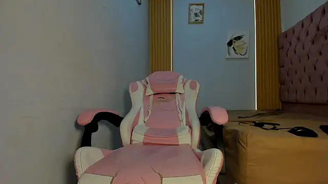 Darkknightx01 online show from 30, 9, 2025